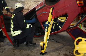 Unfallrettung PKW mit THW_3